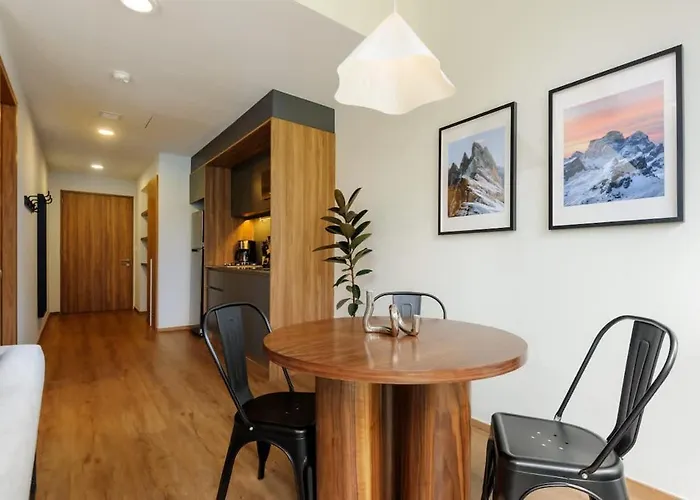 Furnished 1 Bedroom In